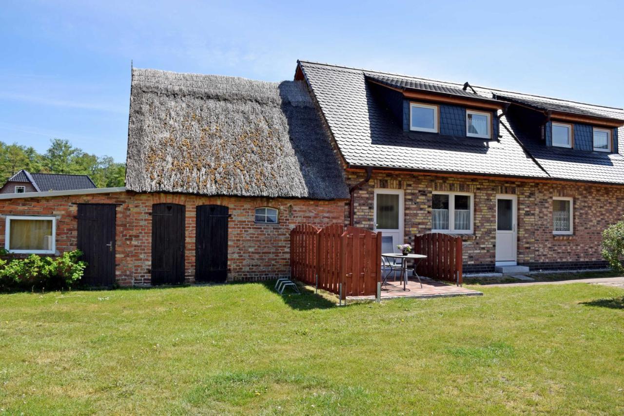 Ferienhaus mit Terrasse am Heideweg Baabe Exterior foto