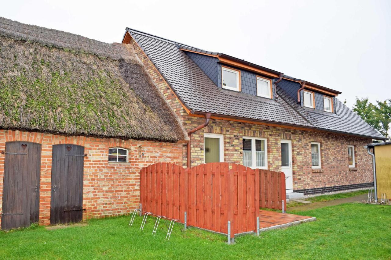 Ferienhaus mit Terrasse am Heideweg Baabe Exterior foto